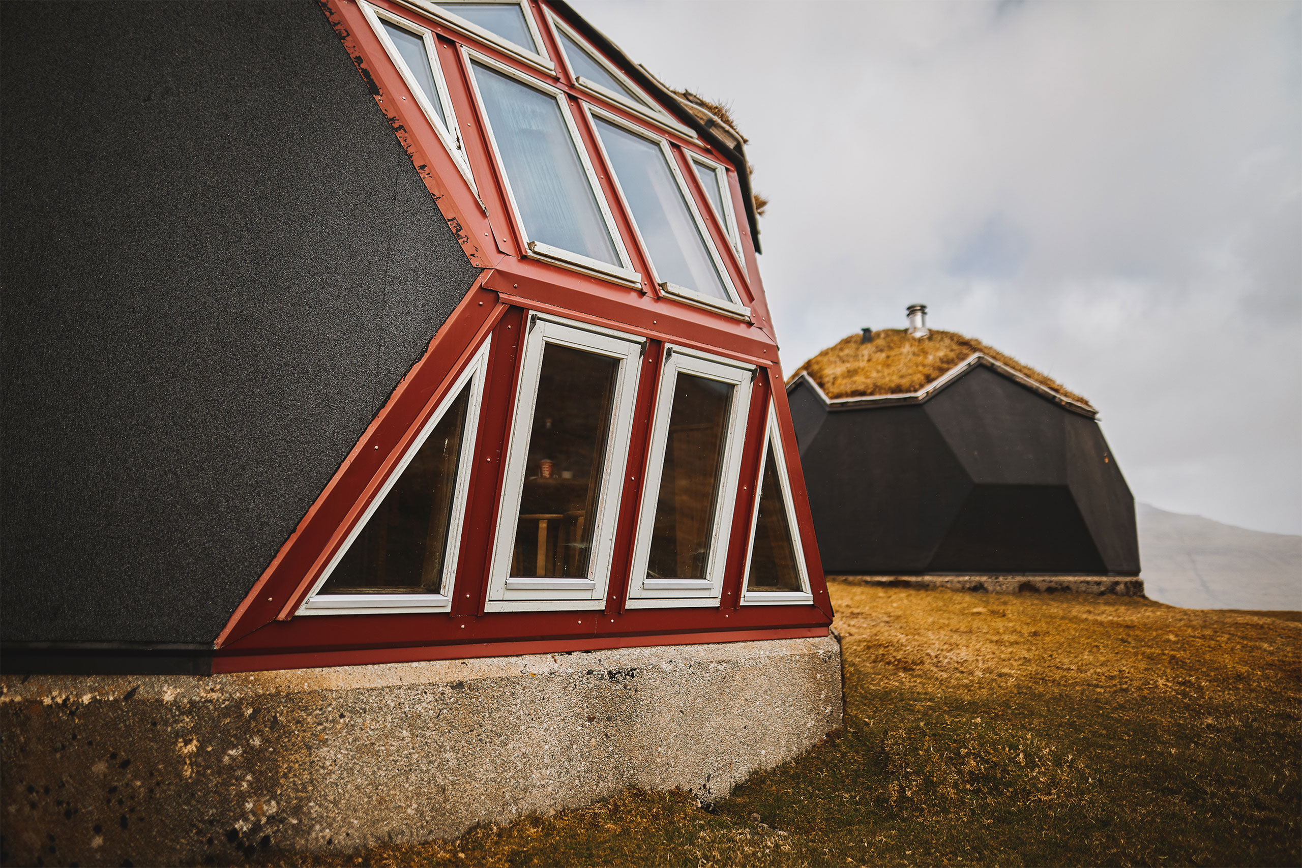 Easydomes at the Faroer Islands by Ole Vanggaard and Kári Thomsen