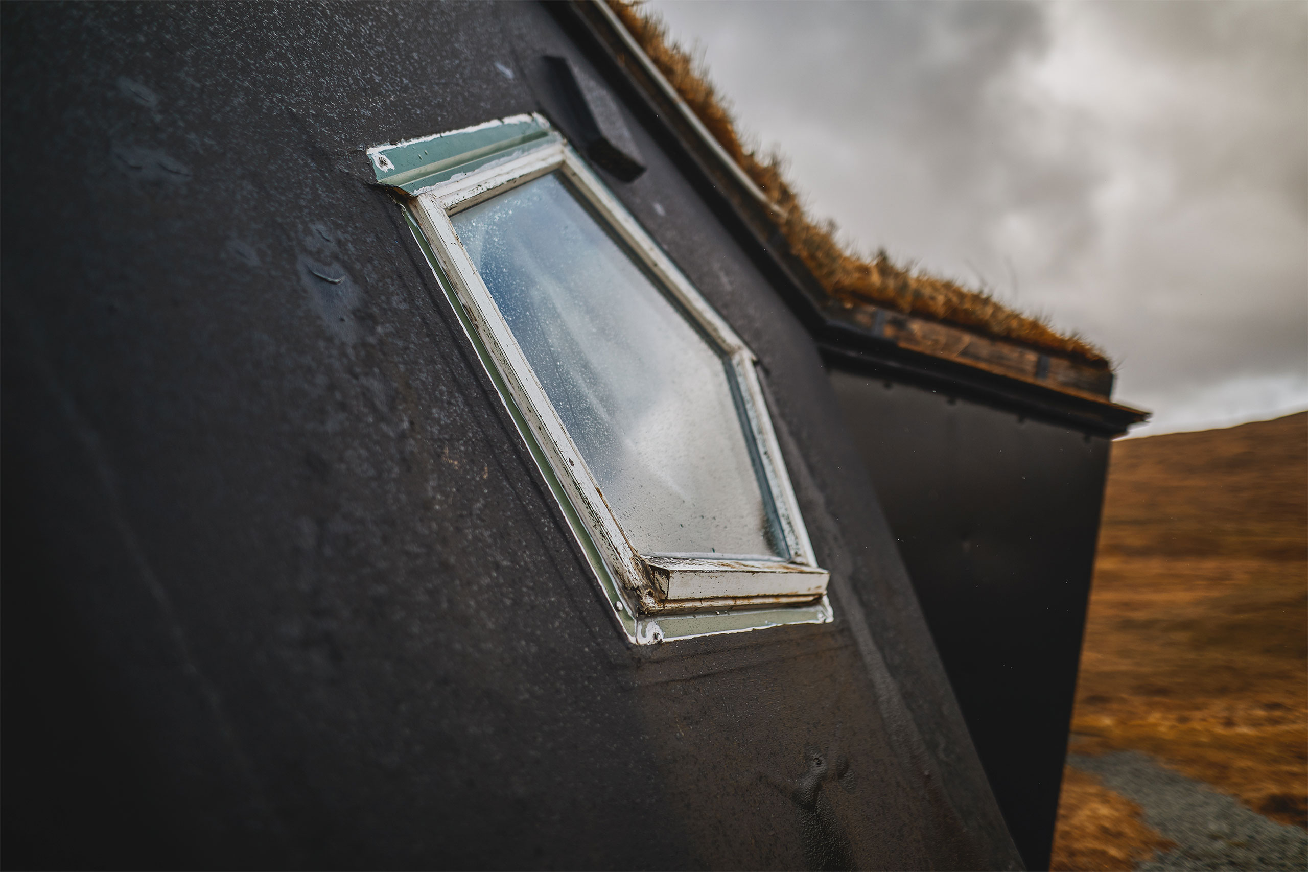 Easydomes at the Faroer Islands by Ole Vanggaard and Kári Thomsen