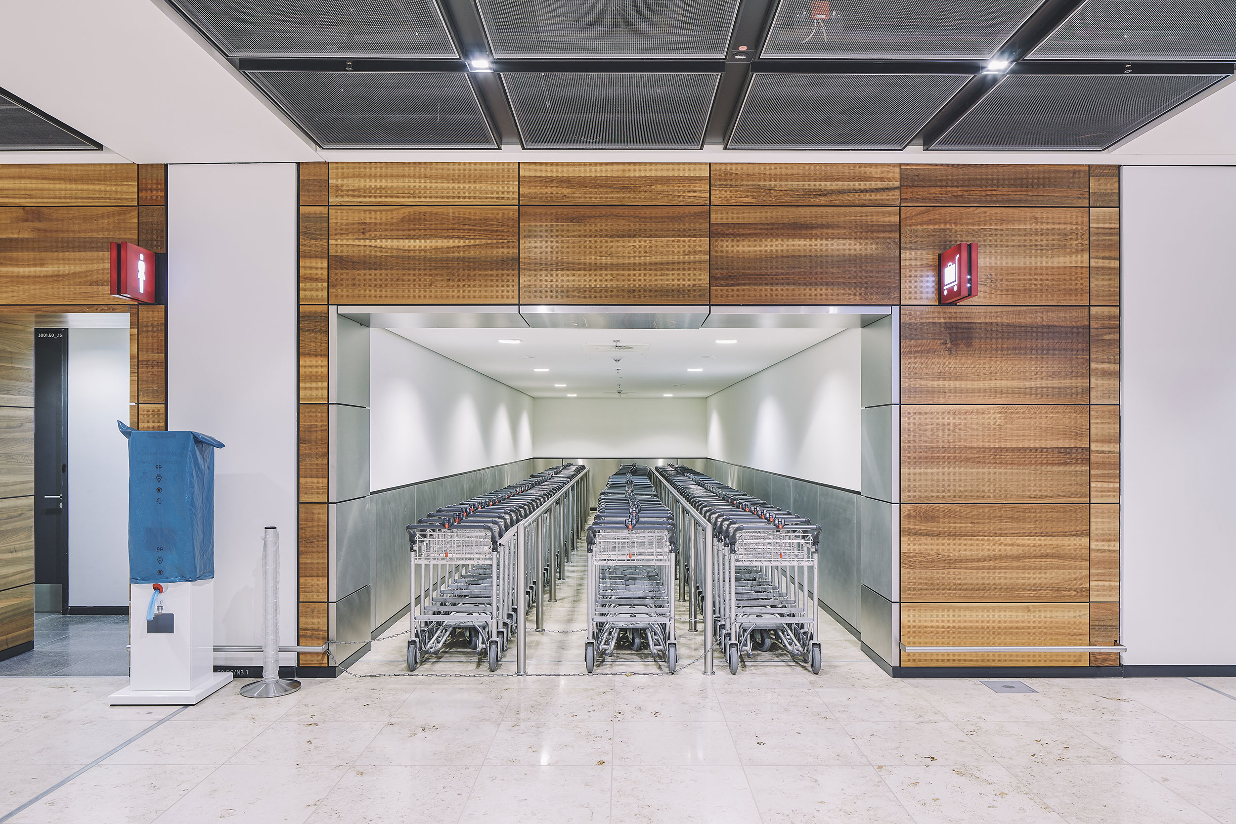 Baggage trolley, Aiport Berlin Brandenburg
