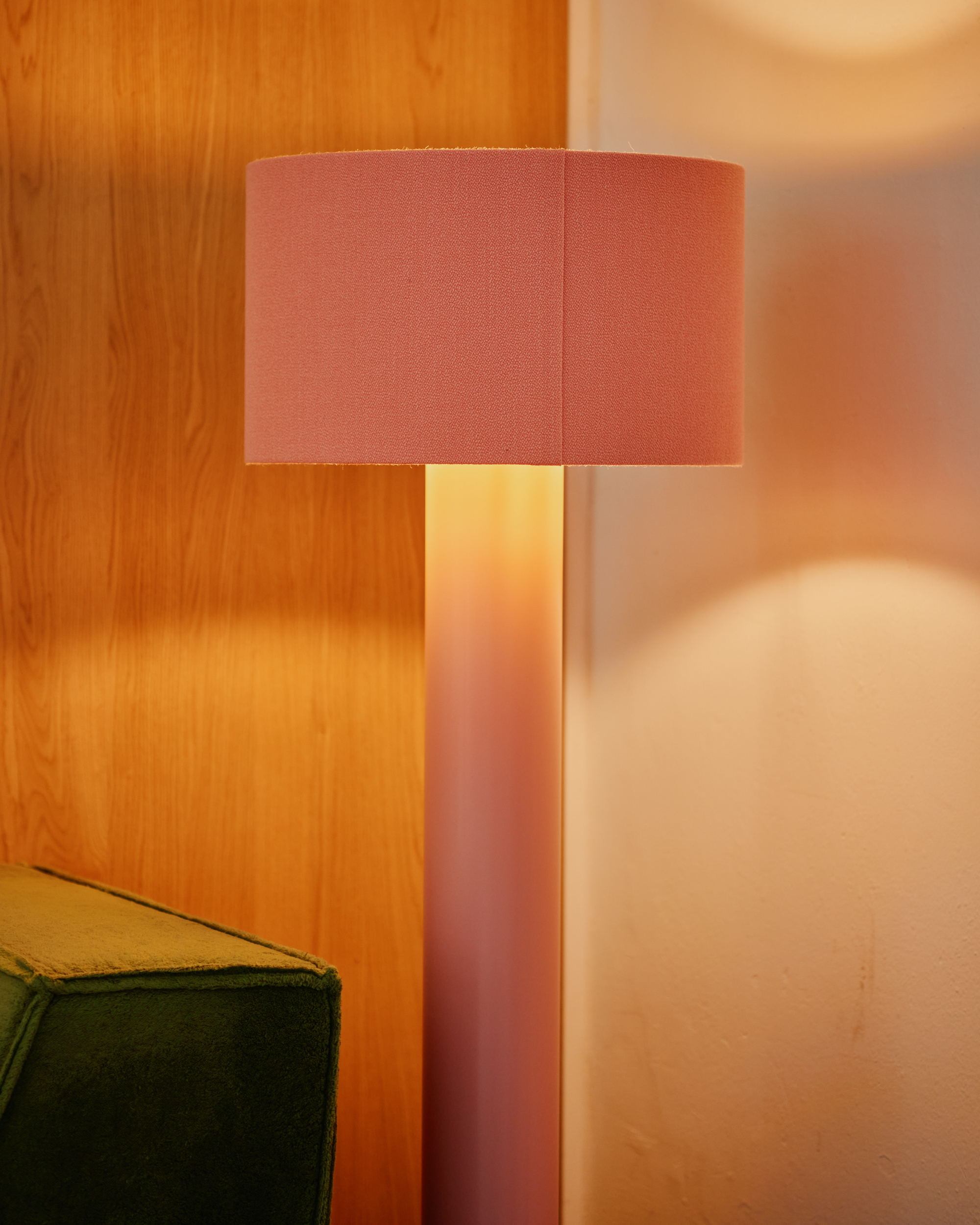 ALL ROUND Tall pink lamp by VICTOR FOXTROT