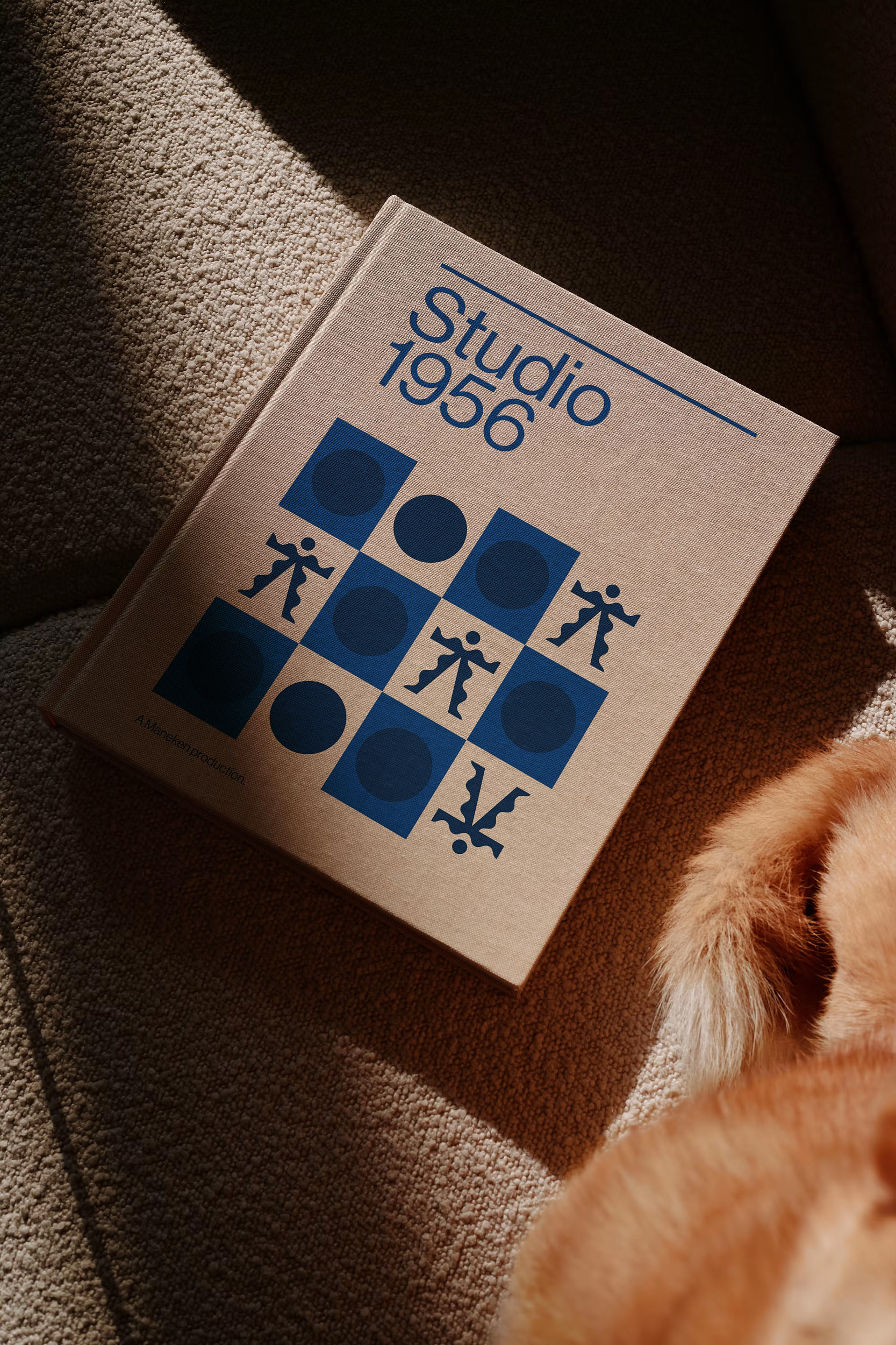 Studio 1956 Mockup mit Schattenwurf – aufgenommen von David Altrath.