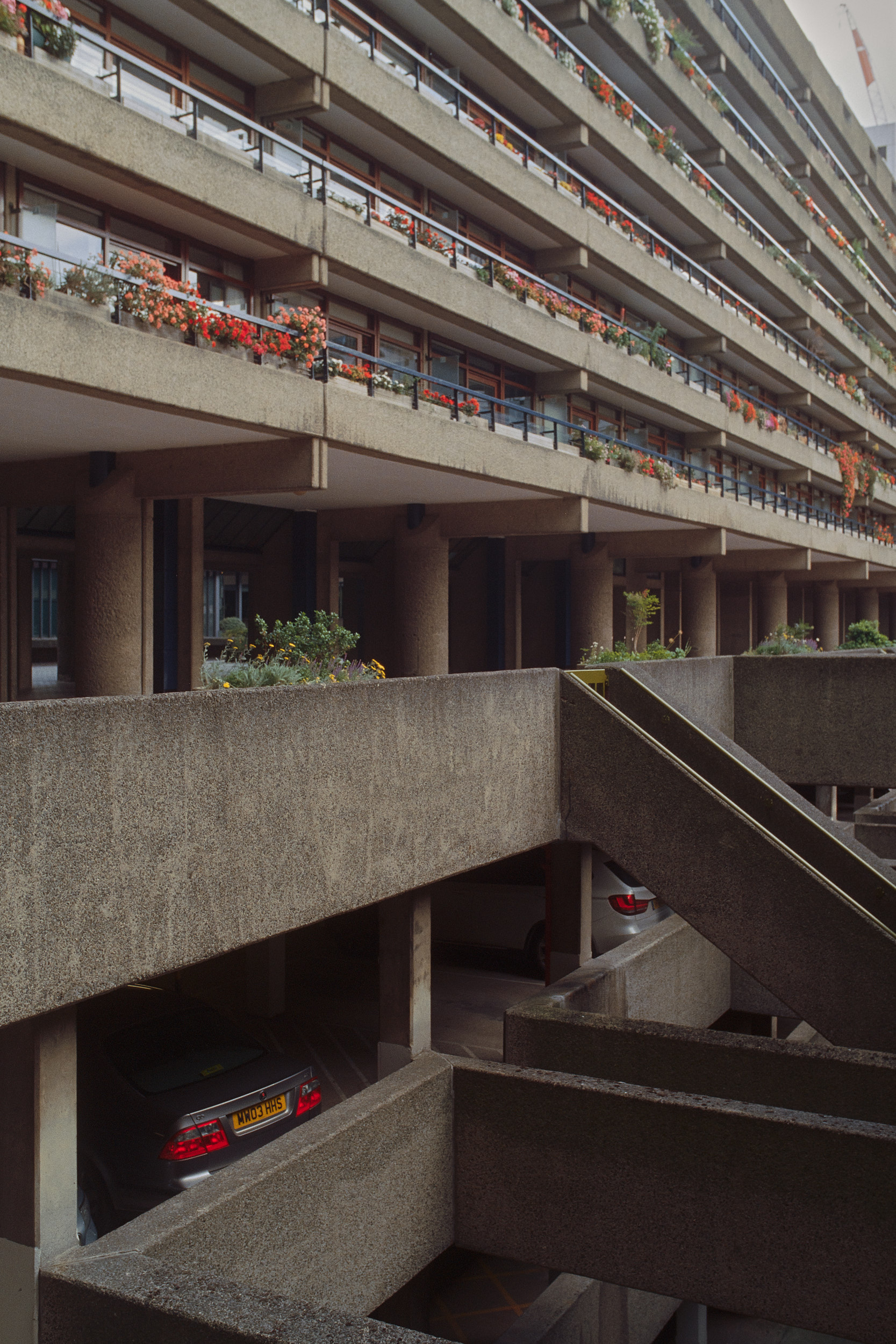 Architekturfotografie eines Barbican-Korridors von David Altrath.