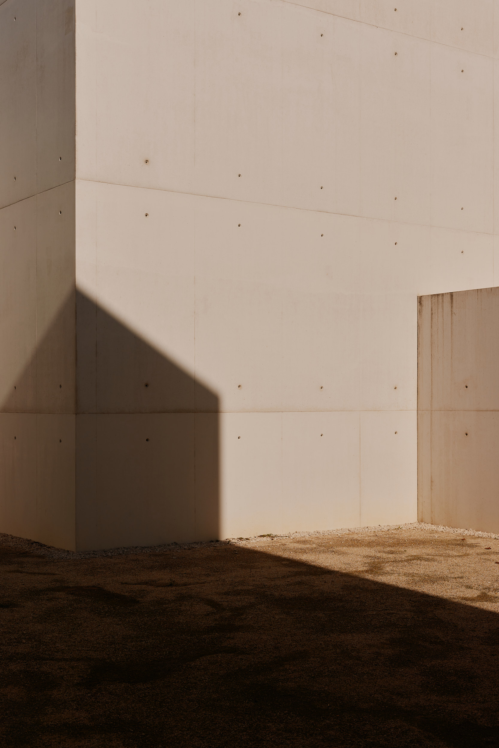 Architectural composition by David Altrath – the white concrete forms of Leça do Balio
