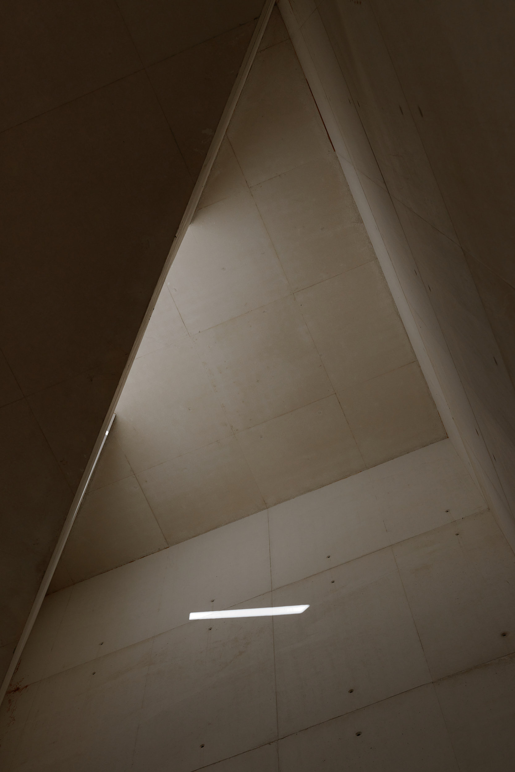 Innenaufnahme des Monastery of Leça do Balio – Licht und Raum fotografiert von David Altrath