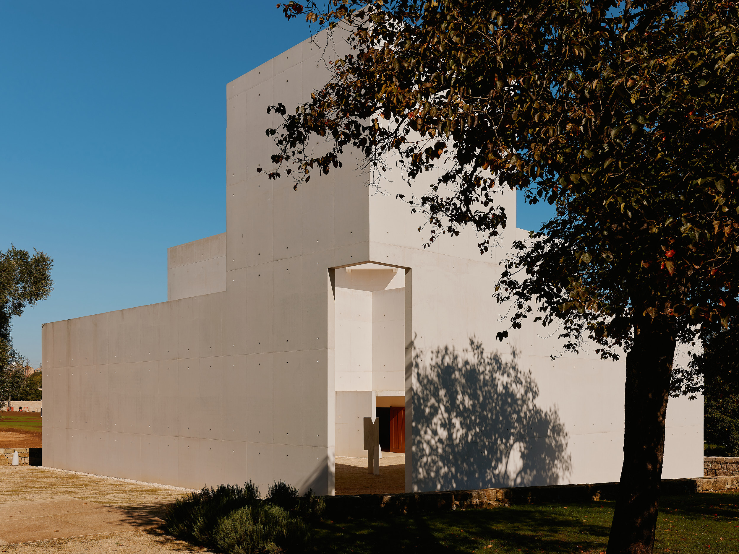 Innenhof der Klostererweiterung Leça do Balio – Licht und Raum eingefangen von David Altrath