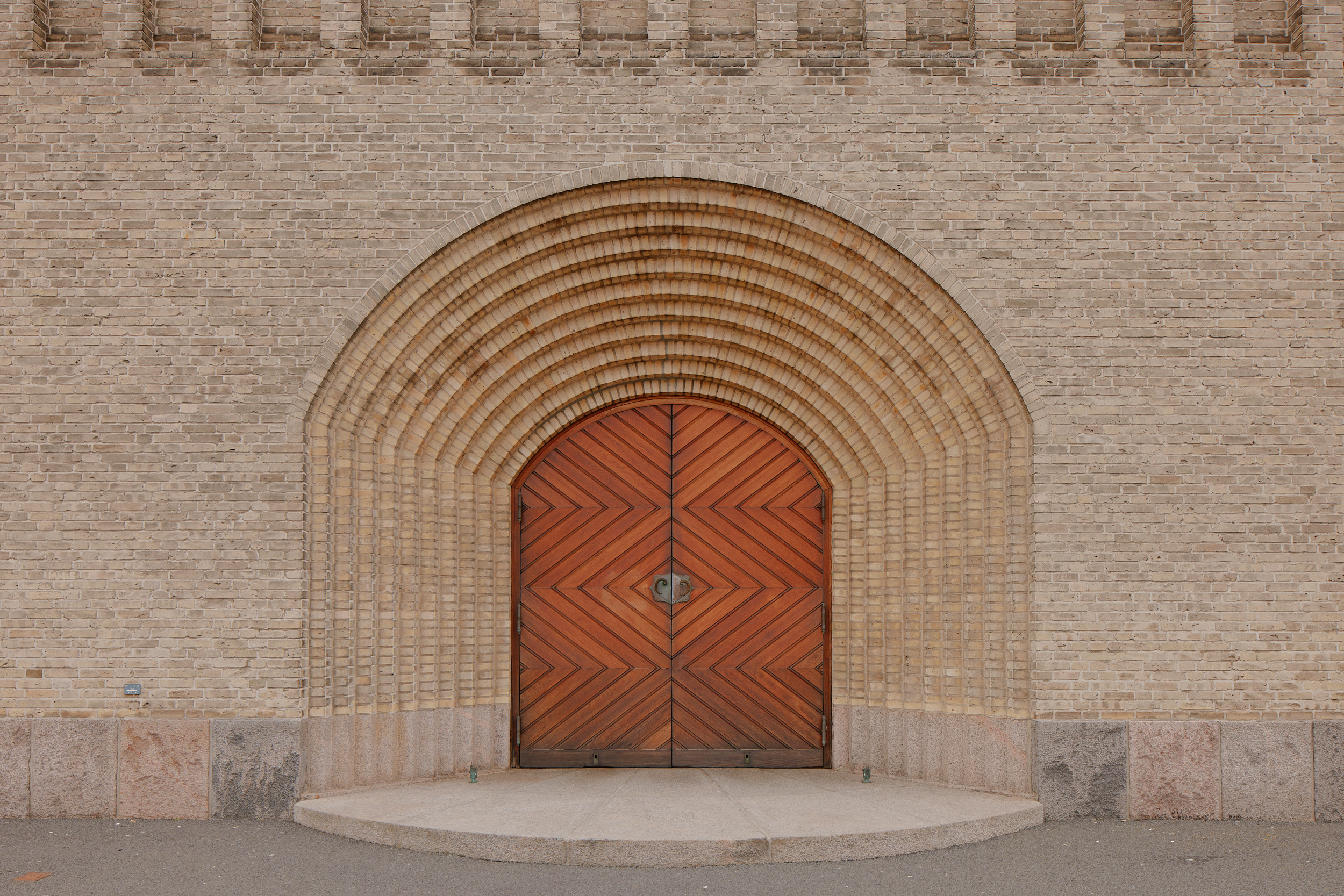 Grundtvigs Kirke als ikonisches Bauwerk der dänischen Moderne, fotografisch untersucht