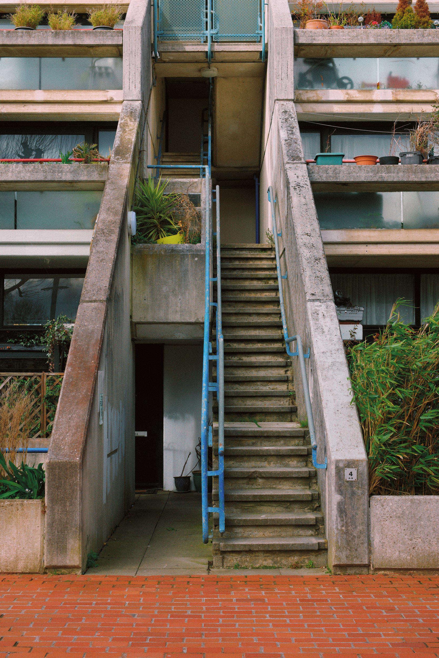 Urbaner Freiraum zwischen den Wohnbauten in Alexandra Road Park