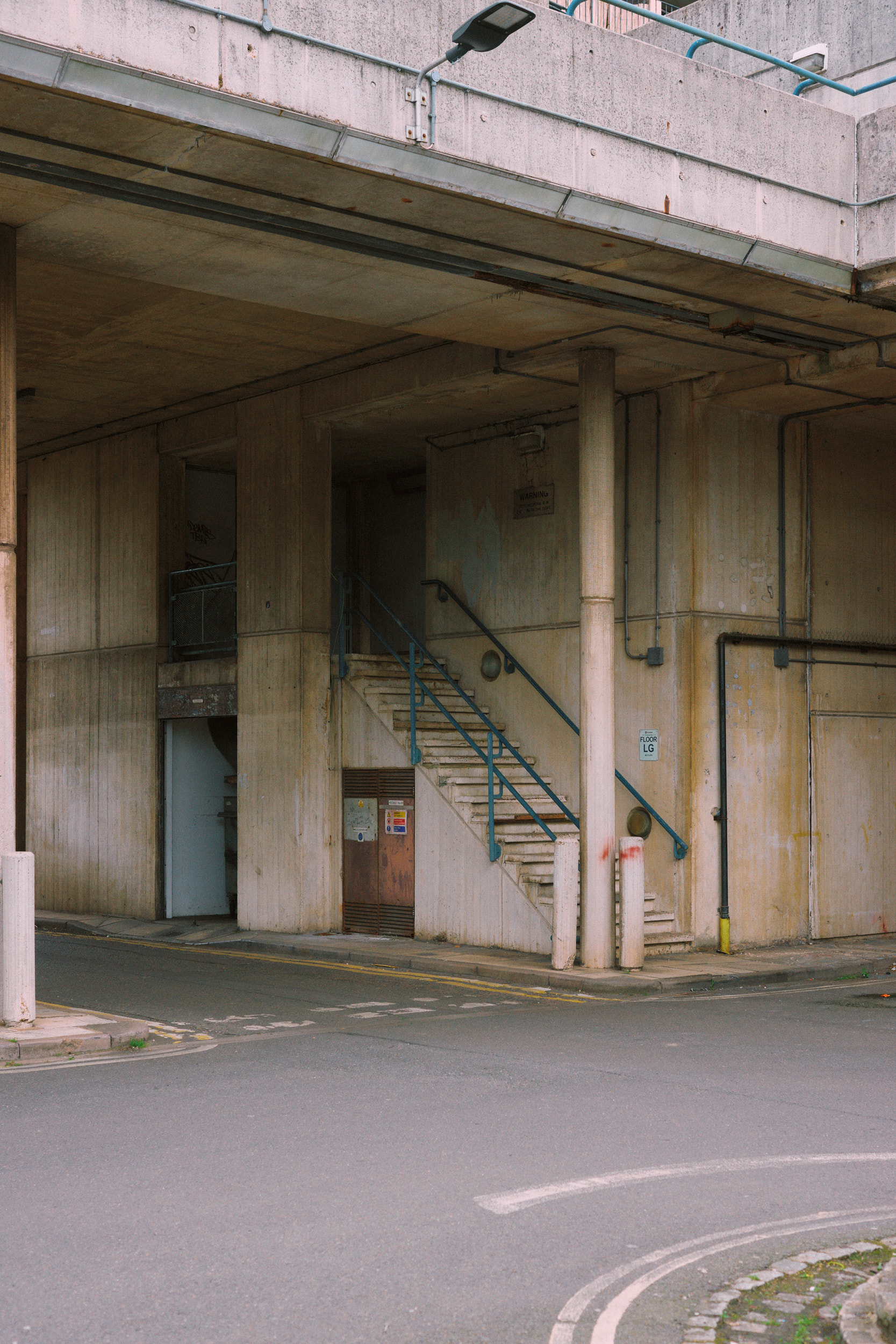 Brutalismus und Maßstab in der Architektur des Alexandra Road Estate