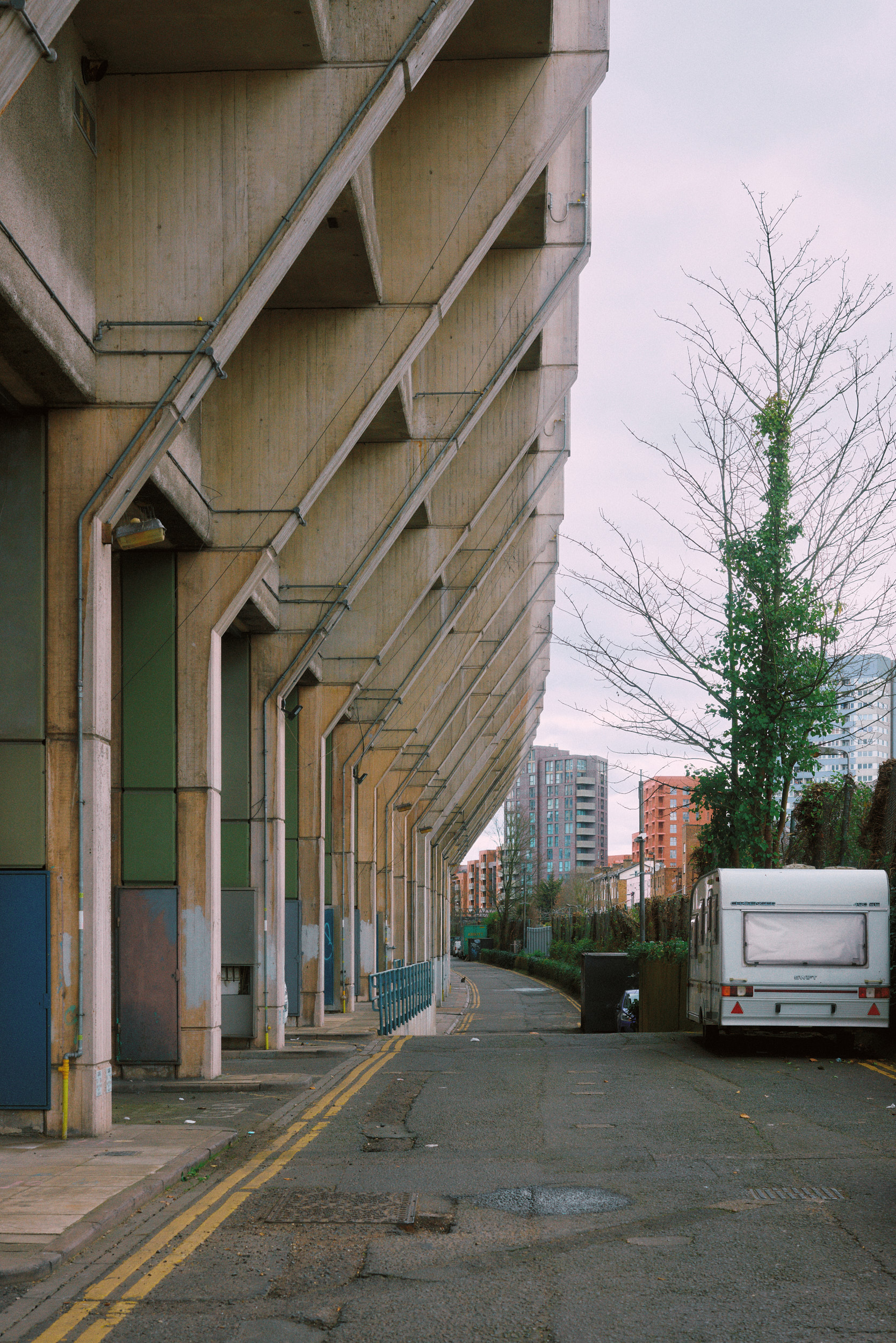 Moderne Wohnarchitektur und Freiraum im Alexandra Road Estate
