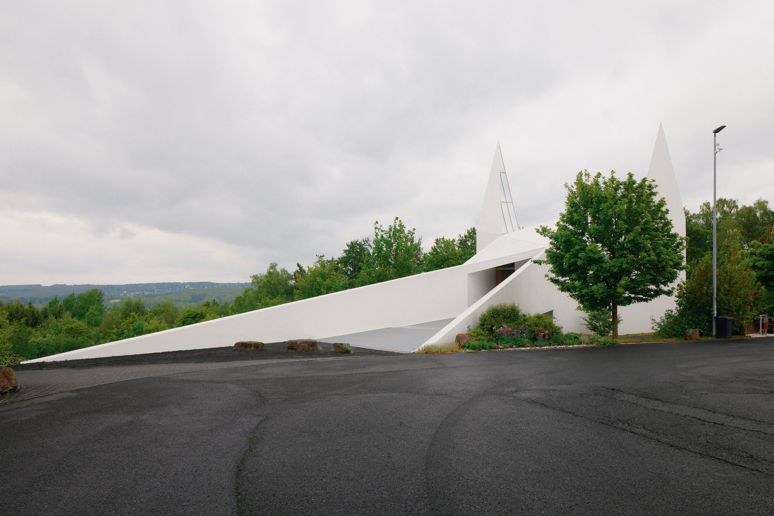 Architectural photography by David Altrath of Autobahnkirche Siegerland near Wilnsdorf, designed by schneider+schumacher.