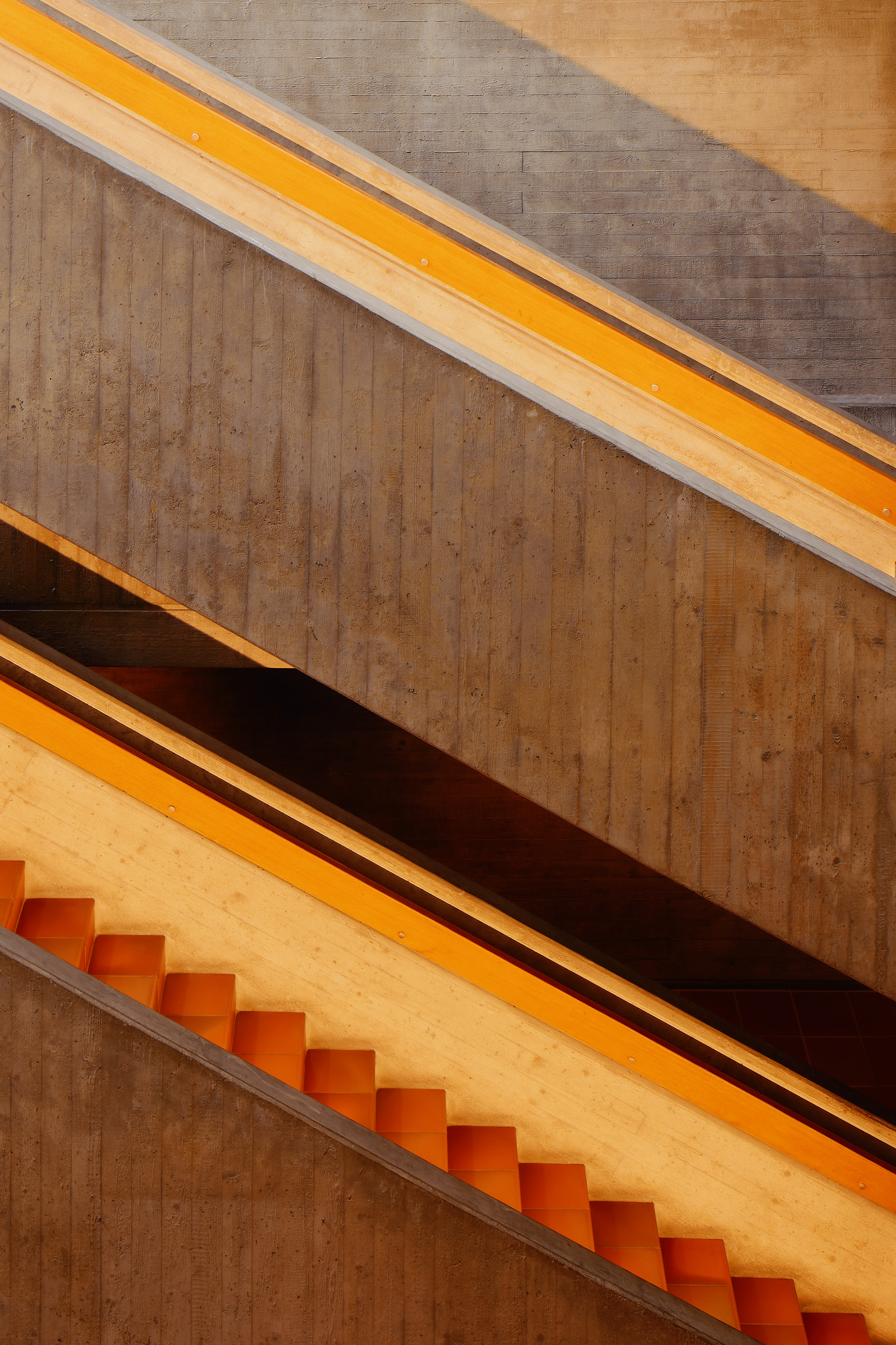 Structure, repetition and material at Offenbach City Hall.