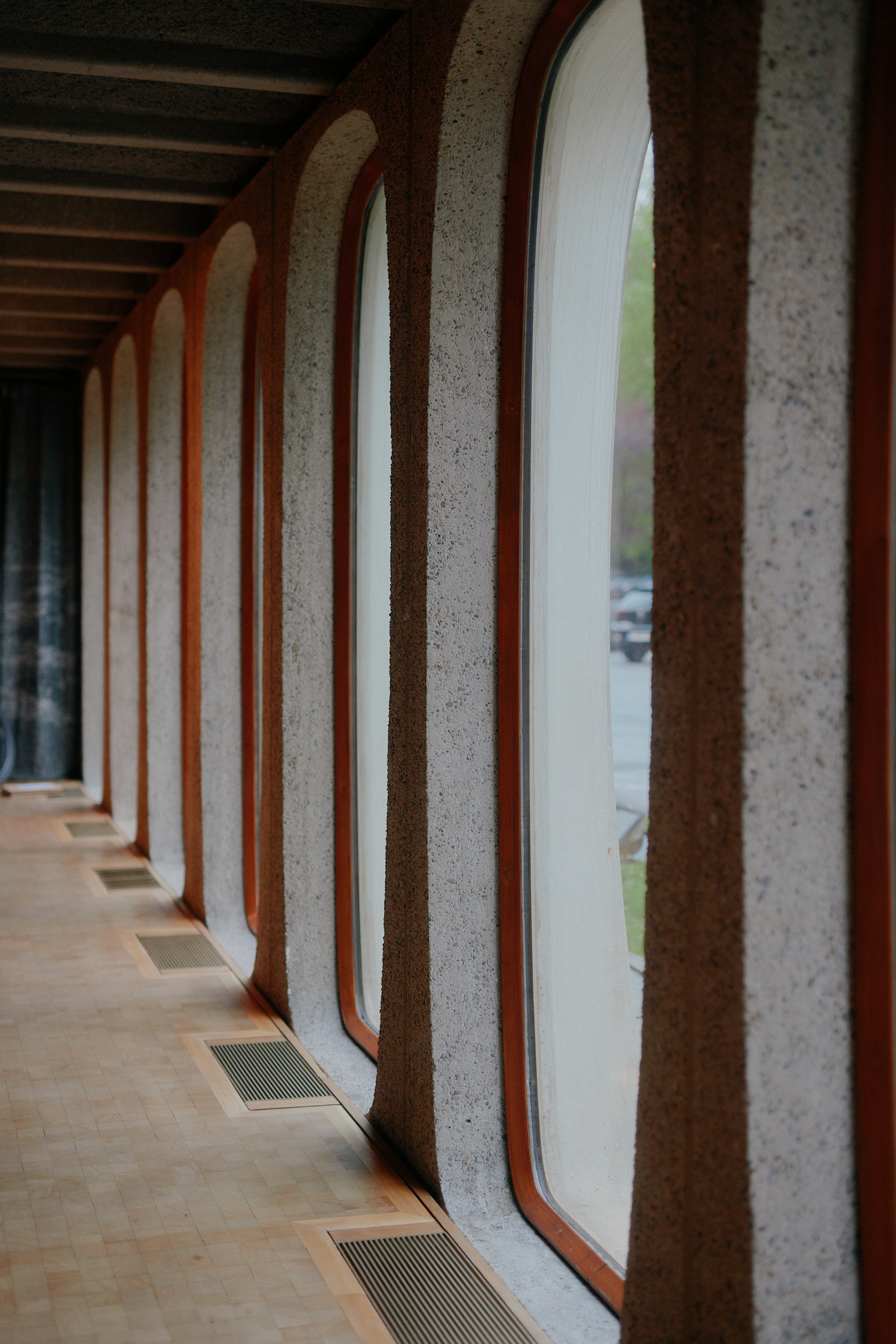 Repetitive prefabricated concrete elements at the CBR Building in Brussels